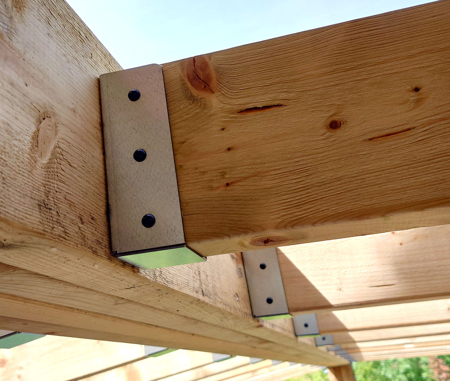 Framola Downwards Angled Rafter Brackets - For Downwards Slope Rafters (90 Options Available) - Indoor Outdoors