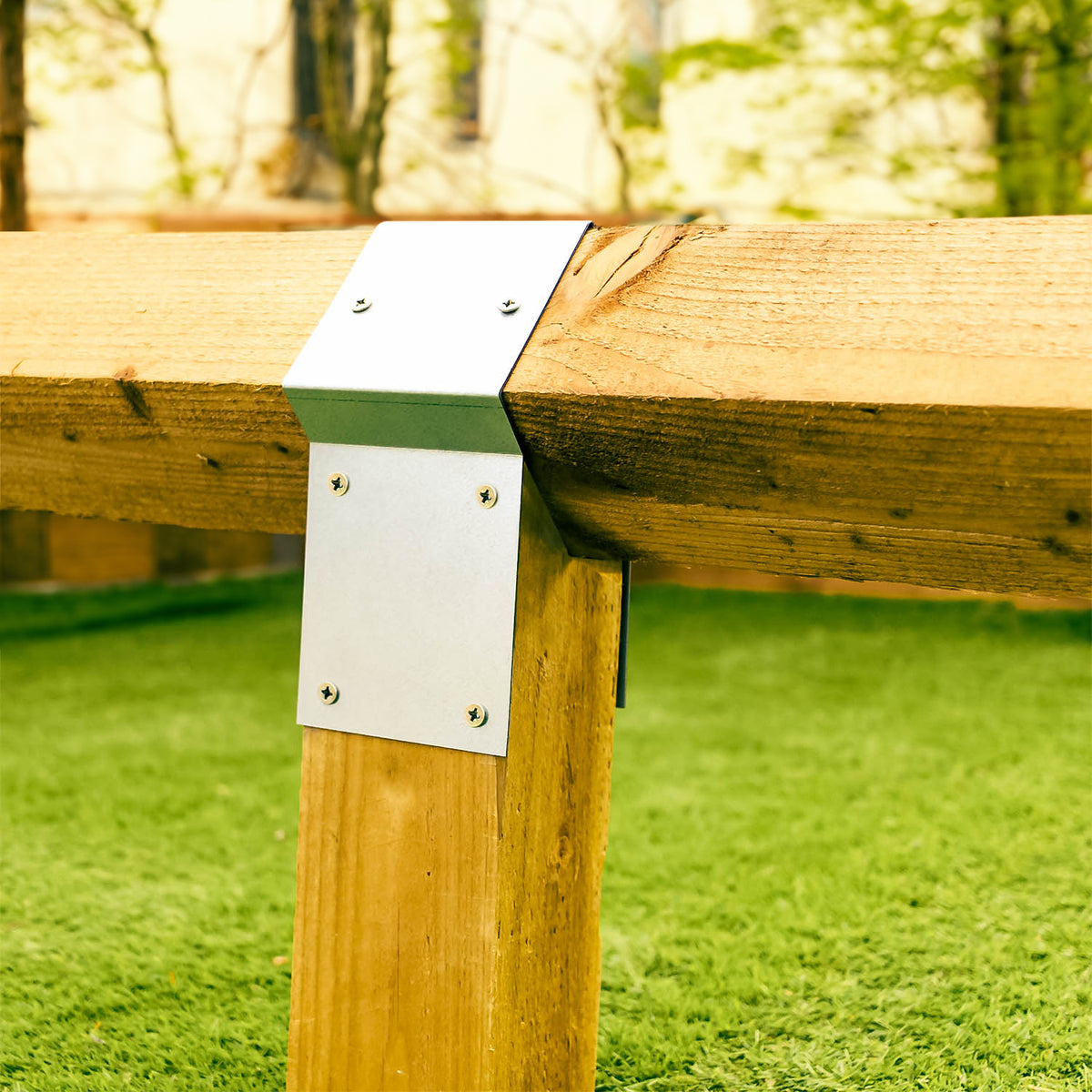 FenceEasy™ Knee Rail Bracket for 4" x 4" Timber Birdsmouth or Diamond Posts