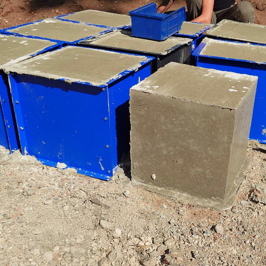 Buzzard UK Re-Usable Concrete Cube & Base Form Mould (5 Sizes Available)