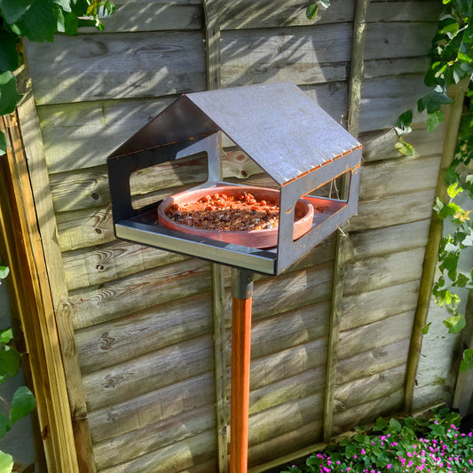 Rustic Steel Garden Bird Feeder with Removable Tray & Mounting Pole