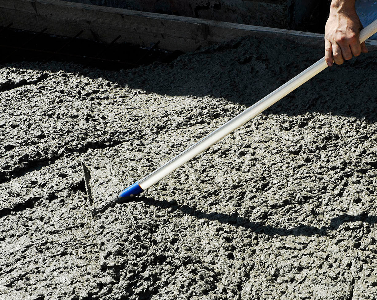 MegaMaxx UK™ Concrete Tamping & Spreading Placer Tool with Telescopic Handle - Indoor Outdoors