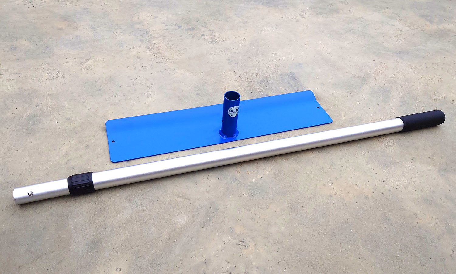 MegaMaxx UK™ Concrete Tamping & Spreading Placer Tool with Telescopic Handle