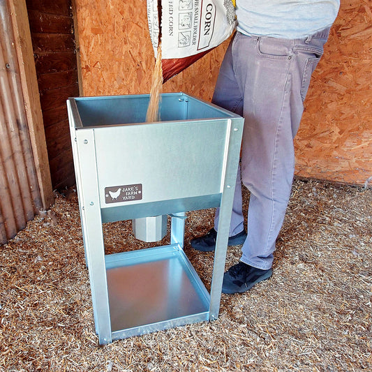 Jake's Farm Yard Easy-Release Standing Feed Hopper for Chickens