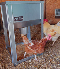 Jake's Farm Yard Easy-Release Standing Feed Hopper for Chickens - Indoor Outdoors