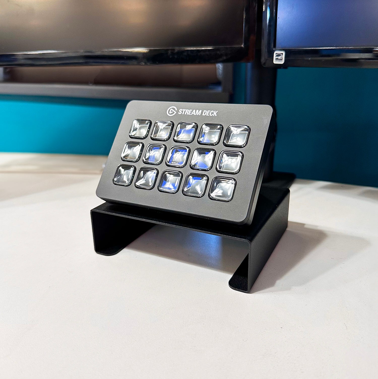 Stream Deck Stand Raised Plinth Platform (2 Sizes Available) - Indoor Outdoors