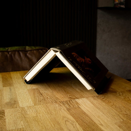 Okunaii™ Chapter Desktop Triangle Book Rest