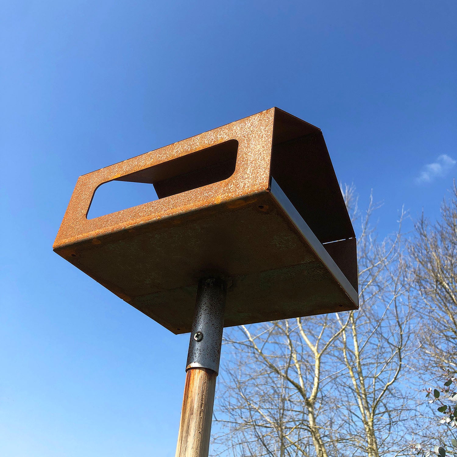 Steel Bird Feeder With Removable Tray & Mounting Pole