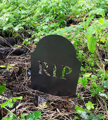 Halloween Tombstone Graveyard Decoration - Turn Your Garden into a Spooky Cemetery