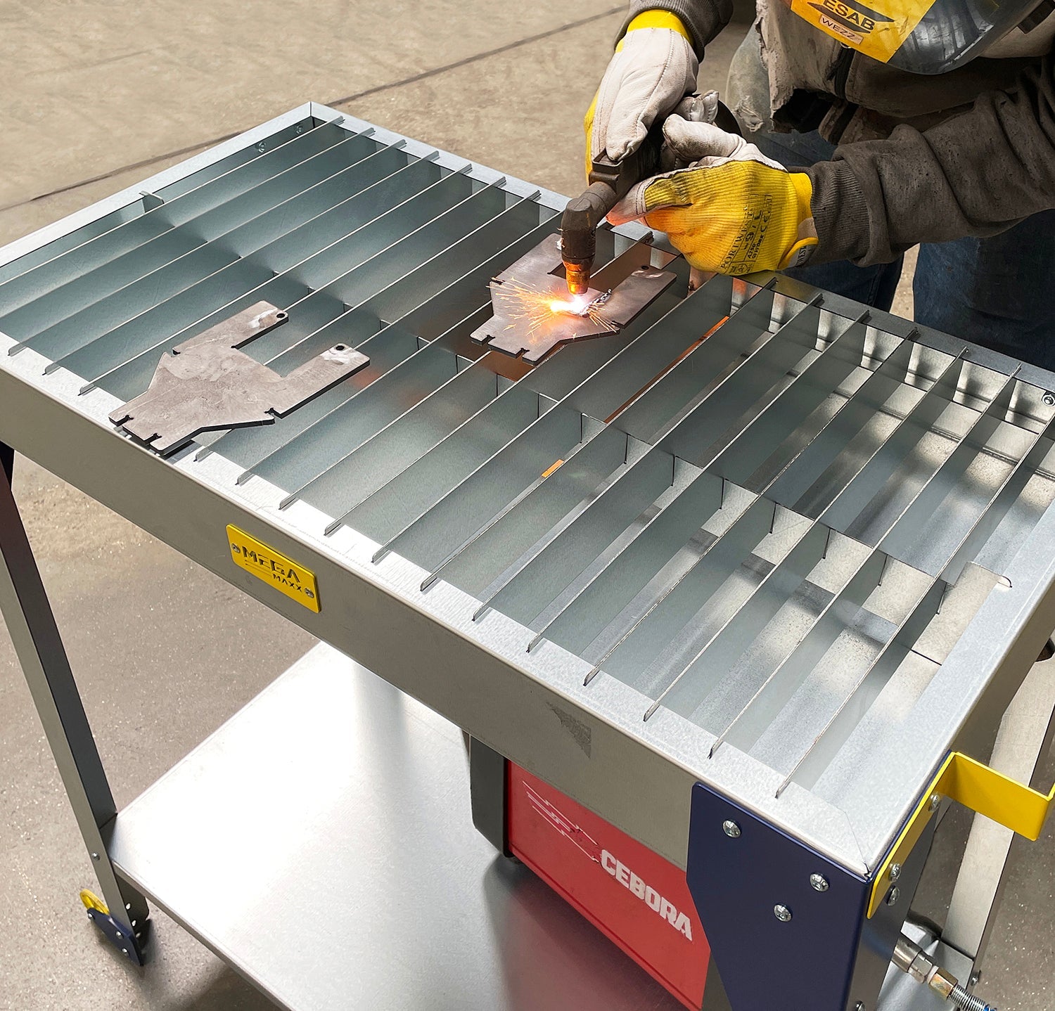 MegaMaxx UK™ Plasma Cutting Table & Workbench | Indoor Outdoors