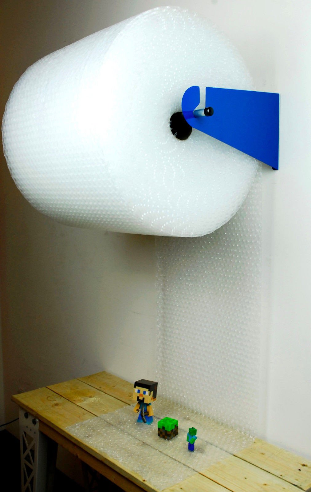 MegaMaxx UK™ Wall Mounted Bubble Wrap Dispenser - Indoor Outdoors